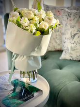 Load image into Gallery viewer, Mini Bouquet
