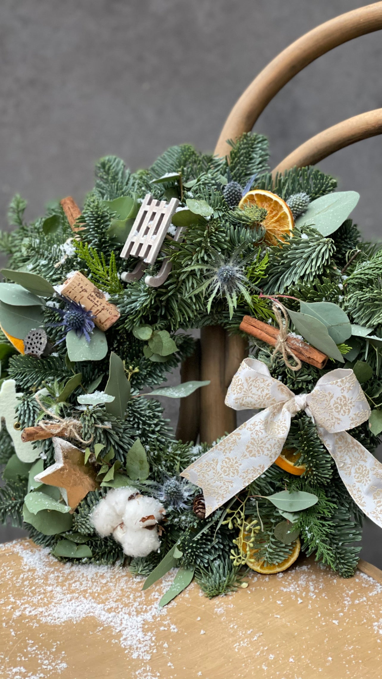 Jõuluvana pärg, dekoratiivsed elementide ja tsitrusviljadega | Рождественский венок с декором и цитрусовыми | Christmas wreath with decorative elements and citrus fruits