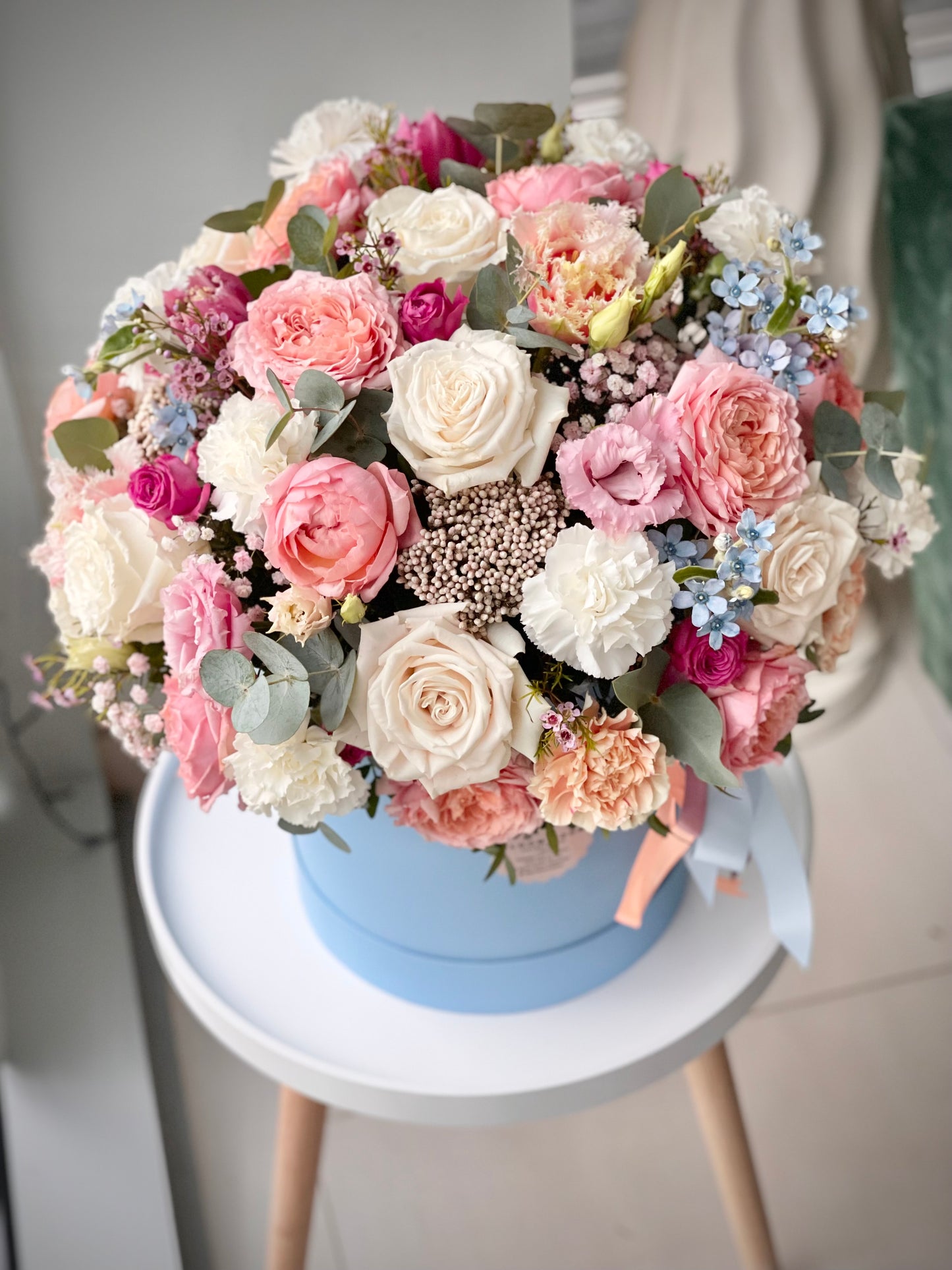 Lillekimp pastelsetest roosidest ja dianthustest | Цветочная композиция из роз и диантусов | Bouquet of pastel roses and dianthus