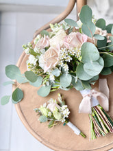 Load image into Gallery viewer, Menta Brides Bouquet. Preorder only!
