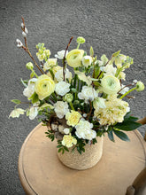 Загрузить изображение в средство просмотра галереи, flower, plant, bouquet, vase, rose

