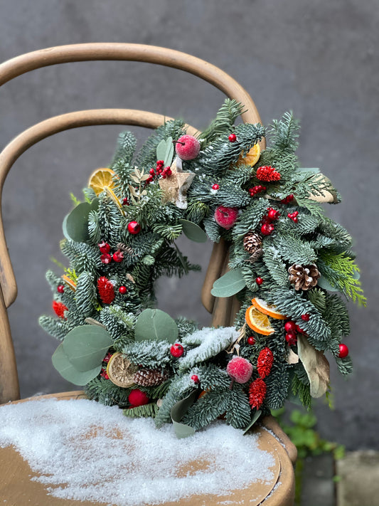 Christmas Wreath (Red Decor) – BloomRoom.ee, värsked lilled Tallinnas